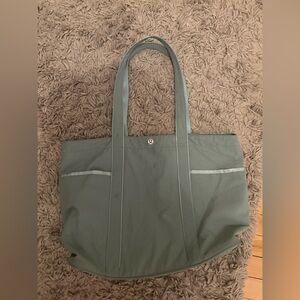 Lululemon Daily Multi-Pocket Tote Bag 20L Everyday Light Teal Tote Bag